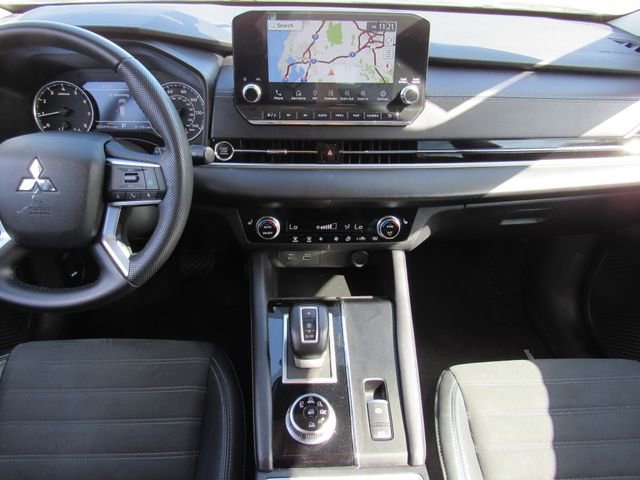Used 2023 Mitsubishi Outlander SE image 18