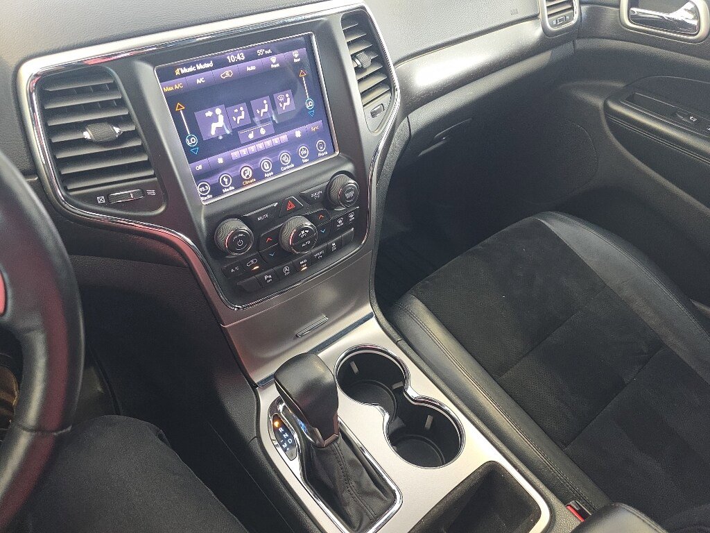 Used 2018 Jeep Grand Cherokee Altitude AWD/4WD image 12