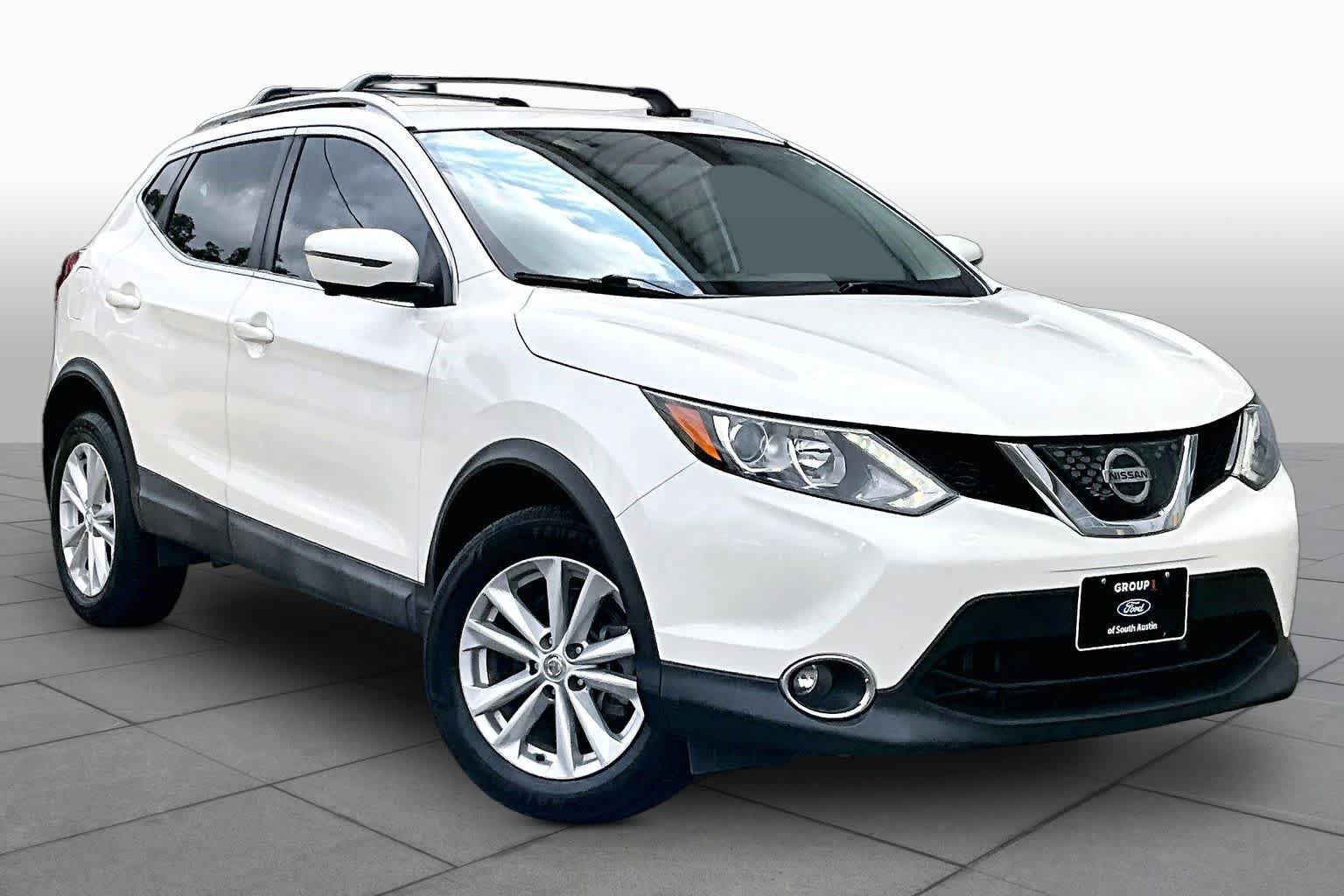 Used 2018 Nissan Rogue Sport SV w/ SV Technology Package AWD/4WD image 3