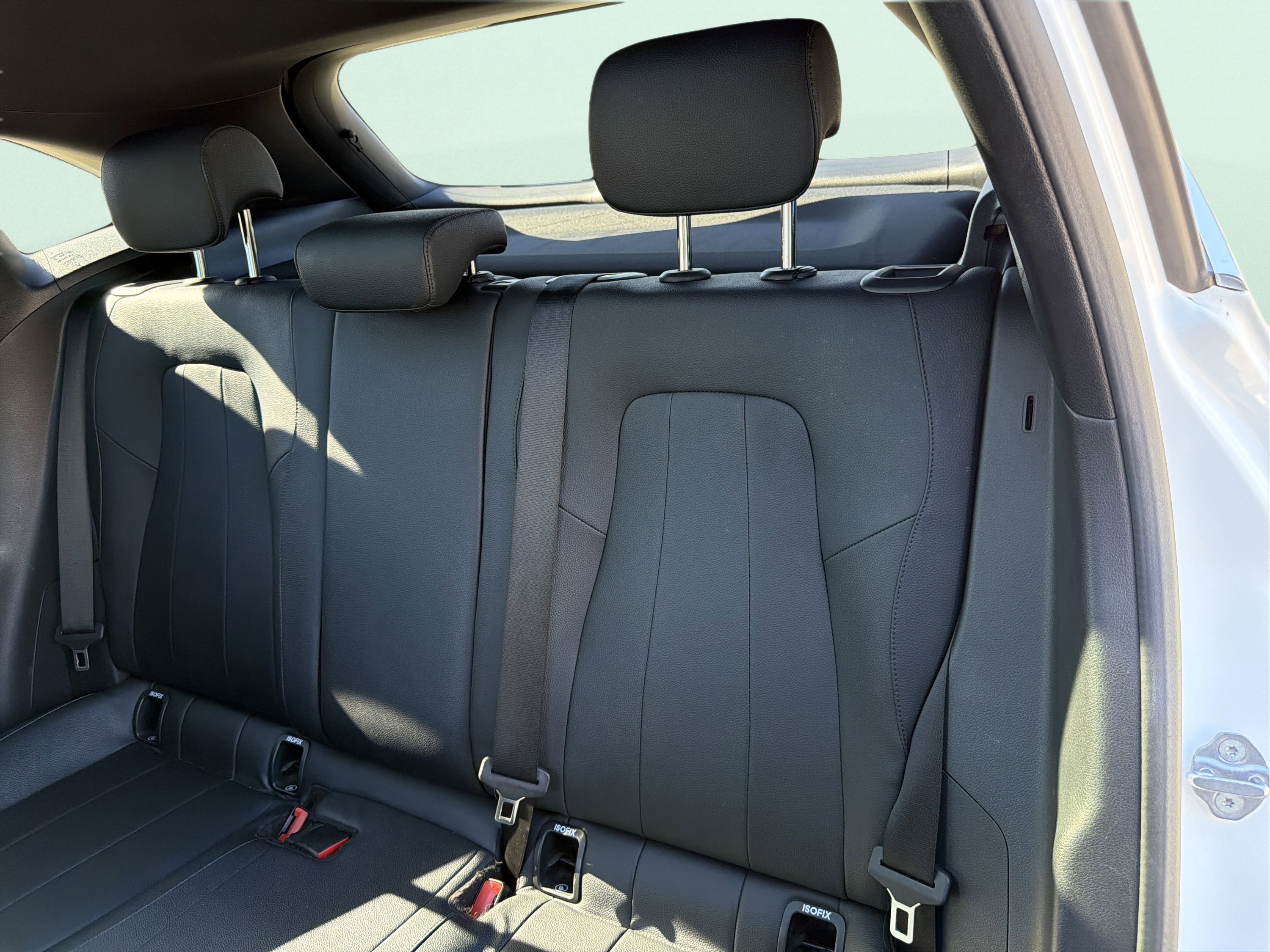 Used 2021 Mercedes-Benz GLA 250 4MATIC w/ Premium Package image 17