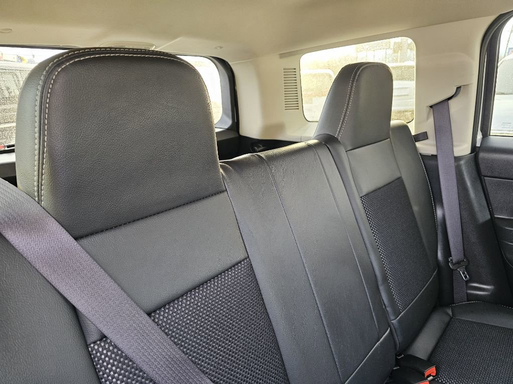 Used 2017 Jeep Patriot Sport image 37