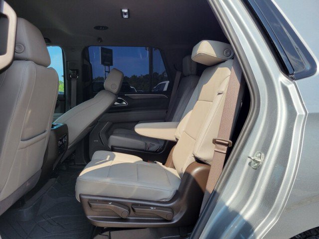 Used 2024 Chevrolet Tahoe Z71 w/ Luxury Package AWD/4WD image 30