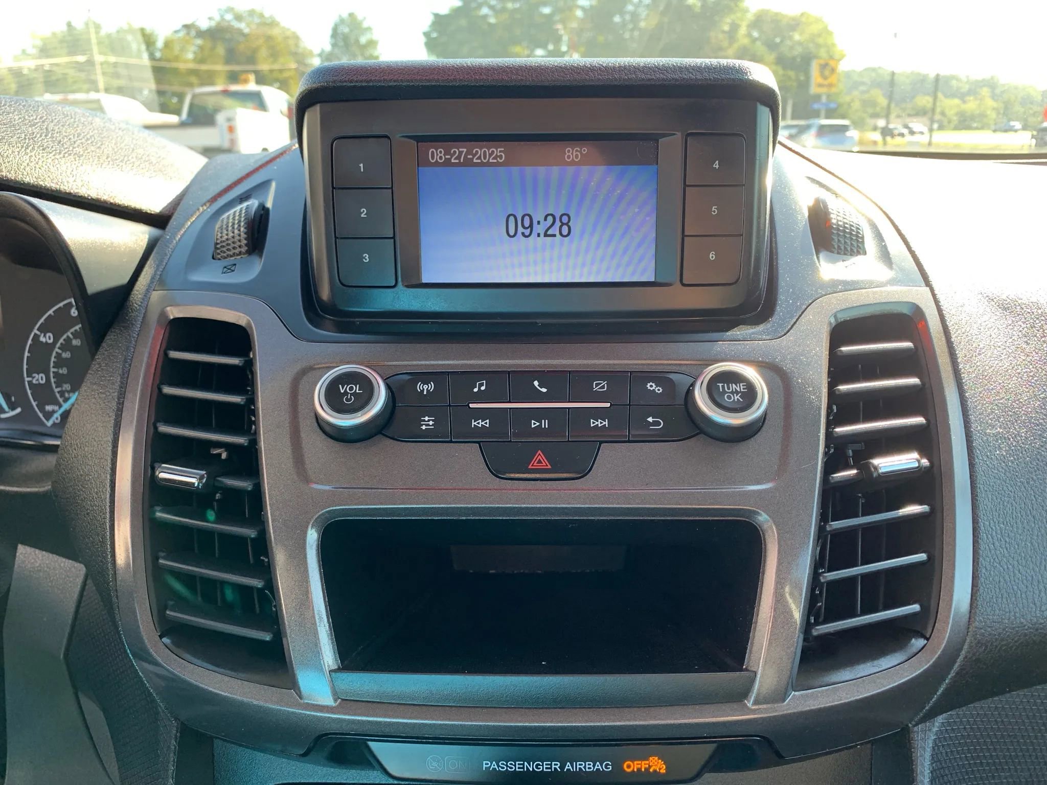 Used 2022 Ford Transit Connect XL image 17