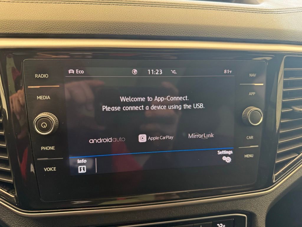 Used 2020 Volkswagen Atlas Cross Sport SEL R-Line AWD/4WD image 47