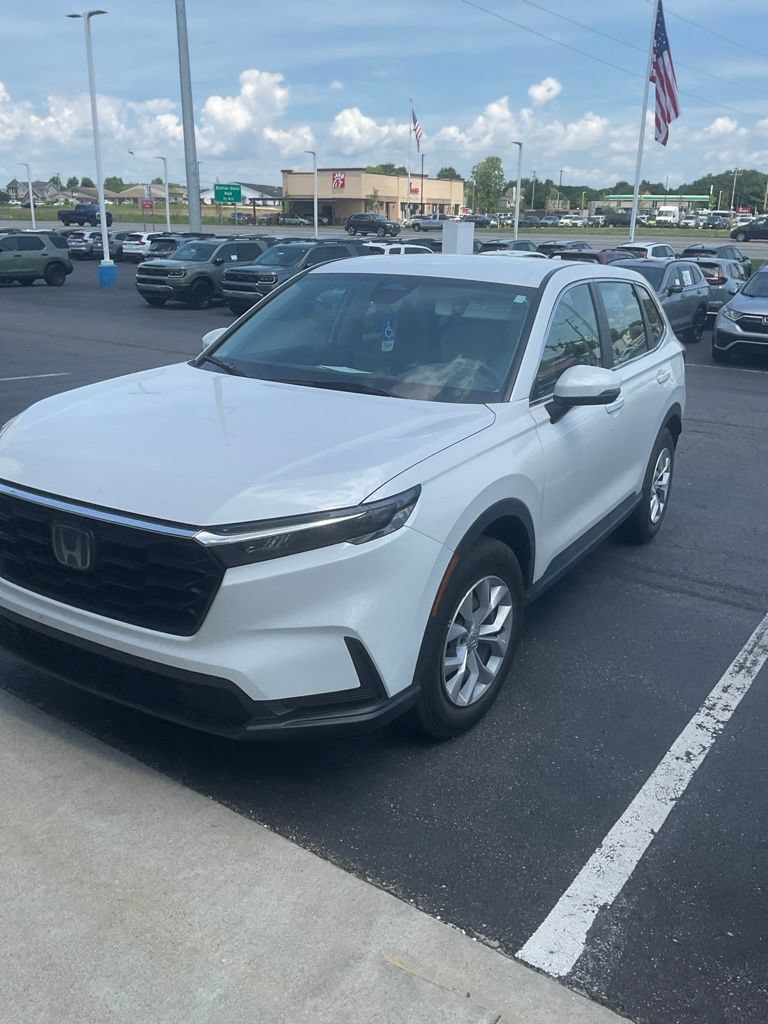 Used 2023 Honda CR-V LX image 2