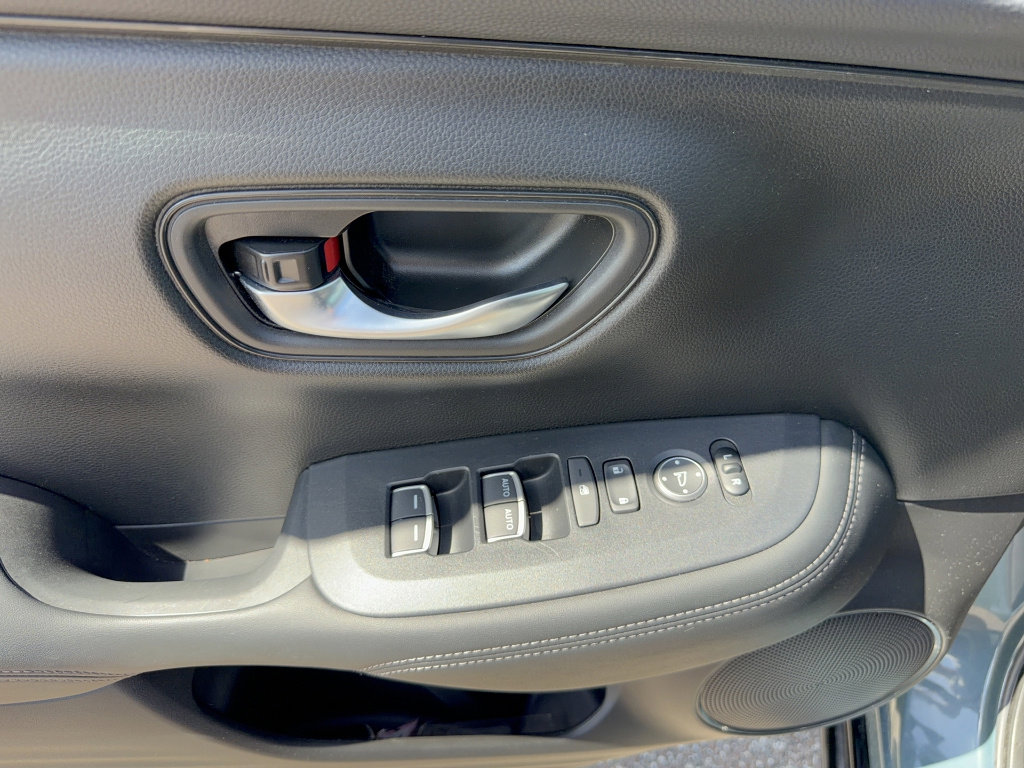 Used 2023 Honda HR-V EX-L image 9