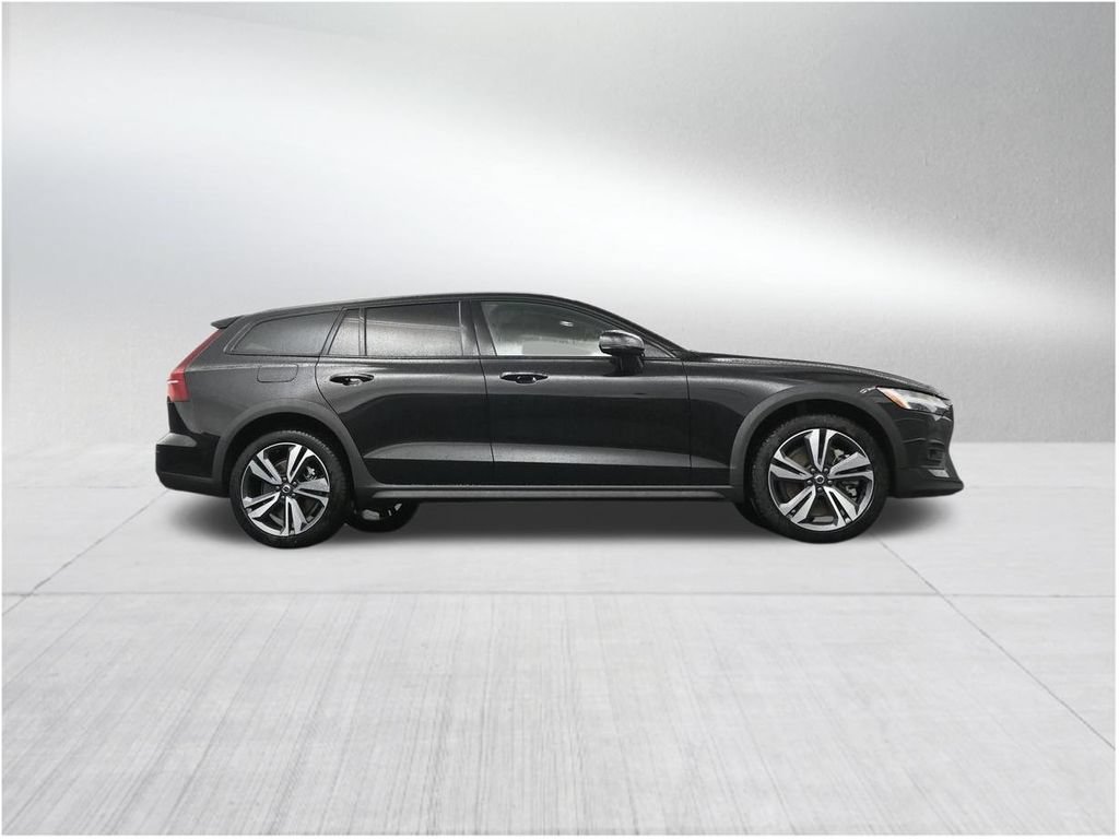 New 2026 Volvo V60 B5 Cross Country Plus AWD/4WD image 26