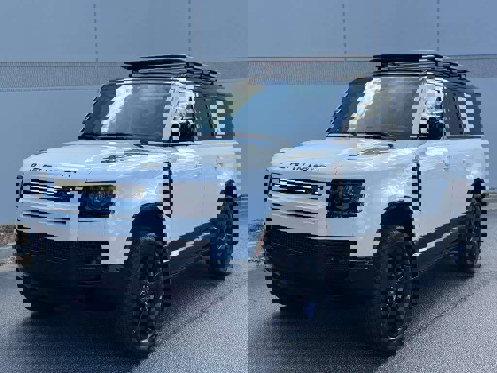 Used 2023 Land Rover Defender 130 S image 1