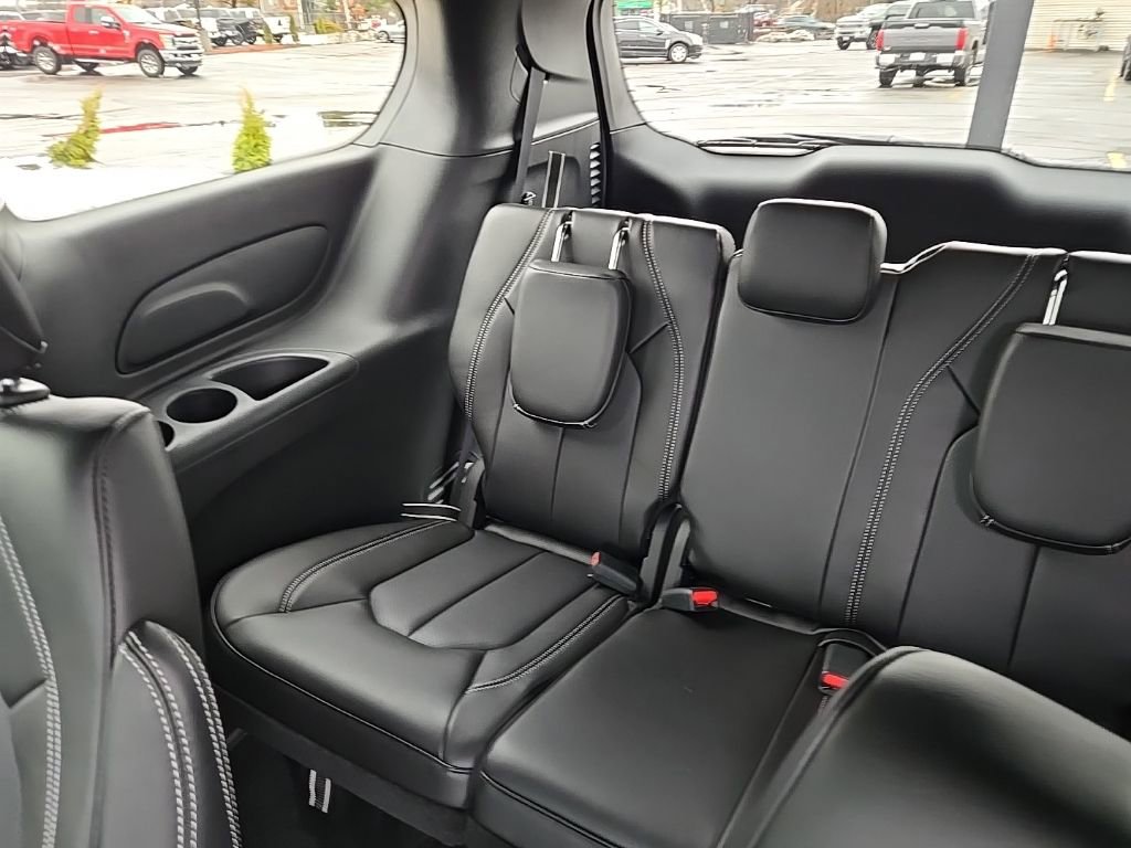 New 2026 Chrysler Voyager LX image 10