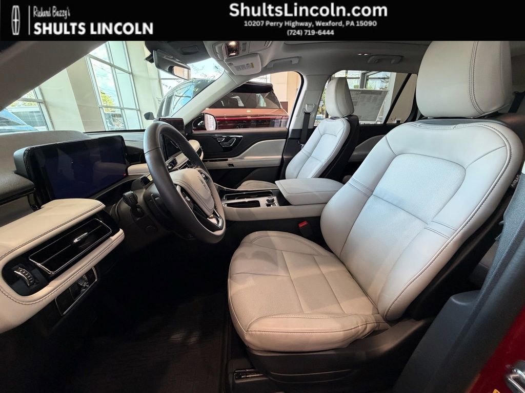 New 2026 Lincoln Aviator AWD image 17