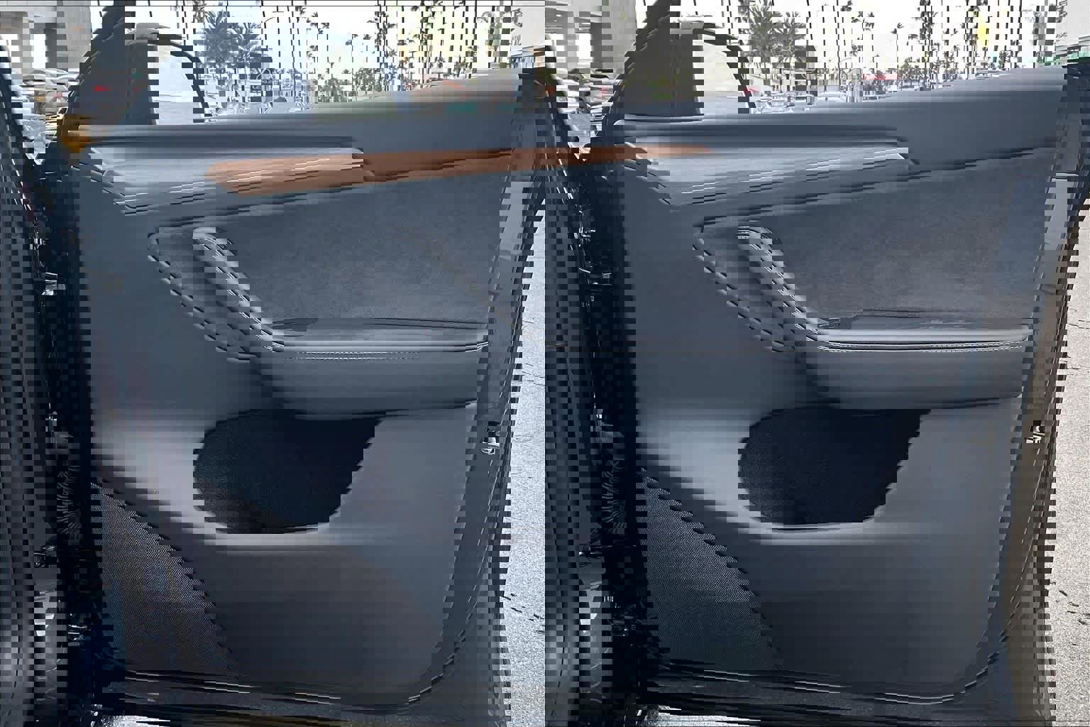 Used 2024 Tesla Model Y Long Range image 22