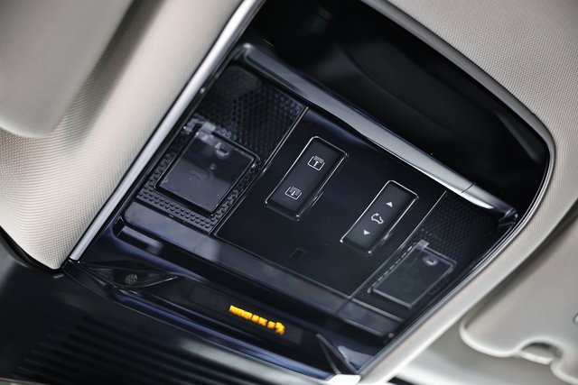 New 2025 Land Rover Range Rover SE image 50