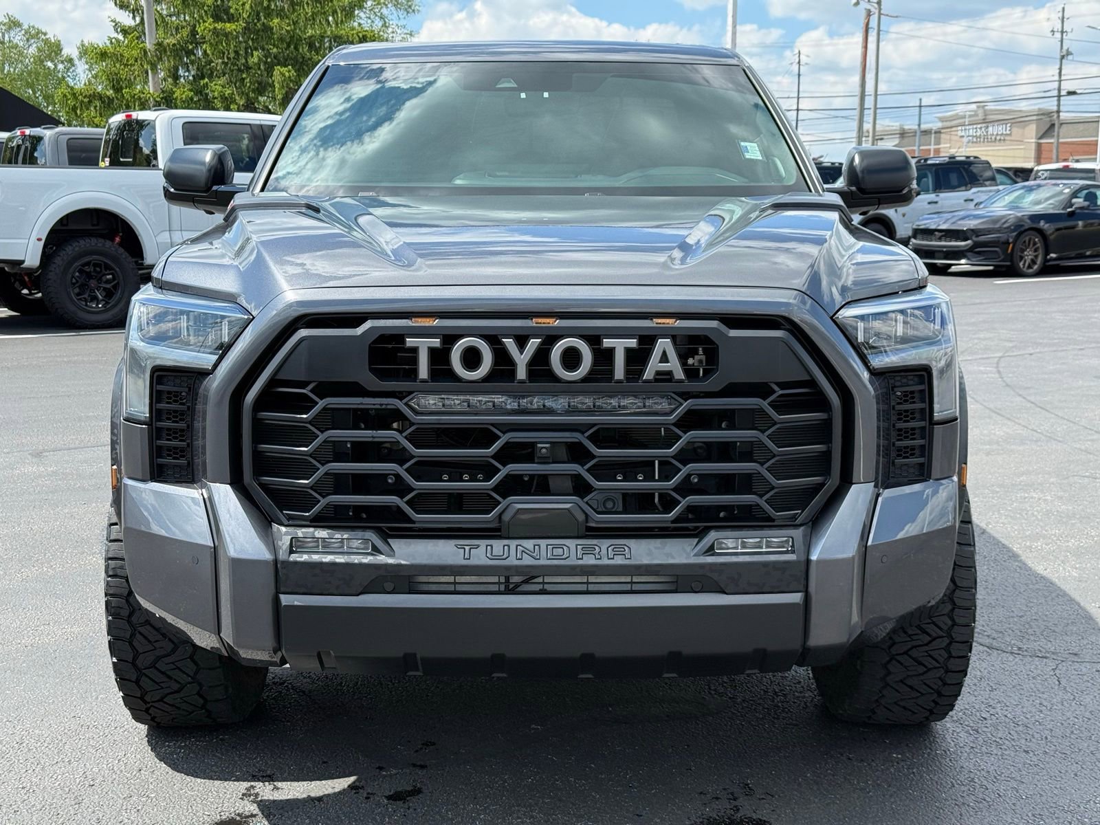 Used 2025 Toyota Tundra TRD Pro AWD/4WD image 8