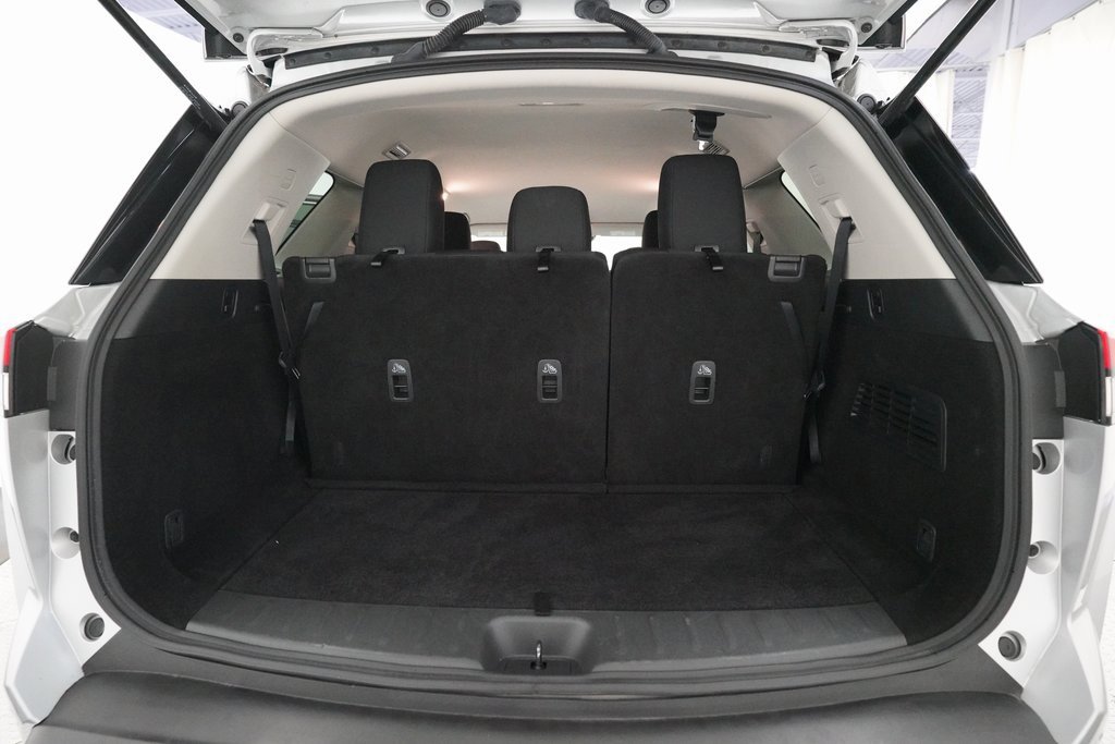 Certified 2024 Nissan Pathfinder SV image 9