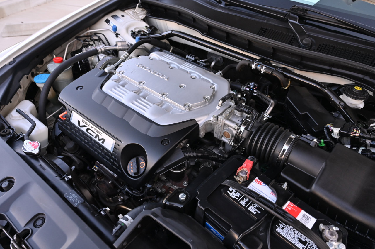 Used 2011 Honda Accord EX-L image 37