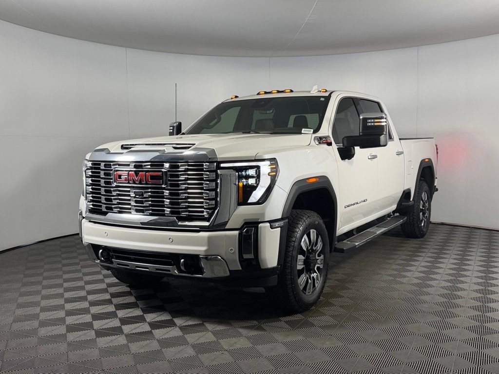 Used 2025 GMC Sierra 3500 Denali w/ Denali Reserve Package AWD/4WD image 3