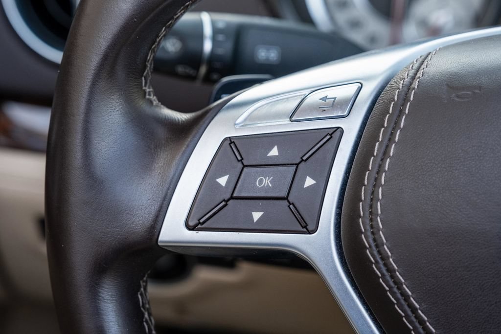 Used 2013 Mercedes-Benz SL 550 w/ Premium Pkg image 25