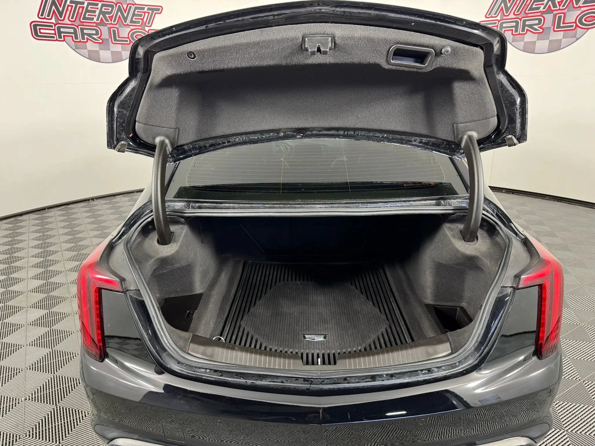 Used 2022 Cadillac CT5 Luxury w/ Cold Weather Package AWD/4WD image 28