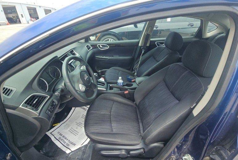 Used 2018 Nissan Sentra SV w/ Premium Package (P01) FWD image 9