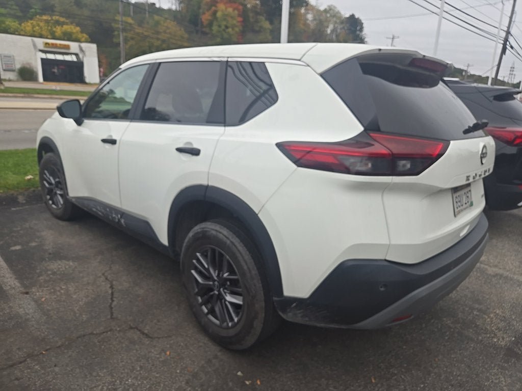 Used 2023 Nissan Rogue S AWD/4WD image 5