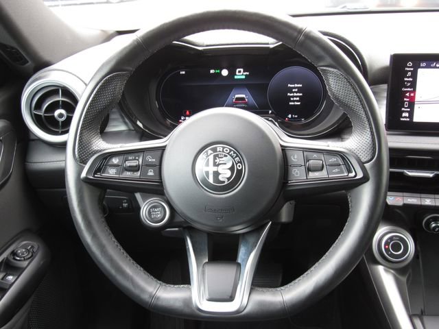 Used 2024 Alfa Romeo Tonale Ti w/ Active Assist Package AWD/4WD image 25