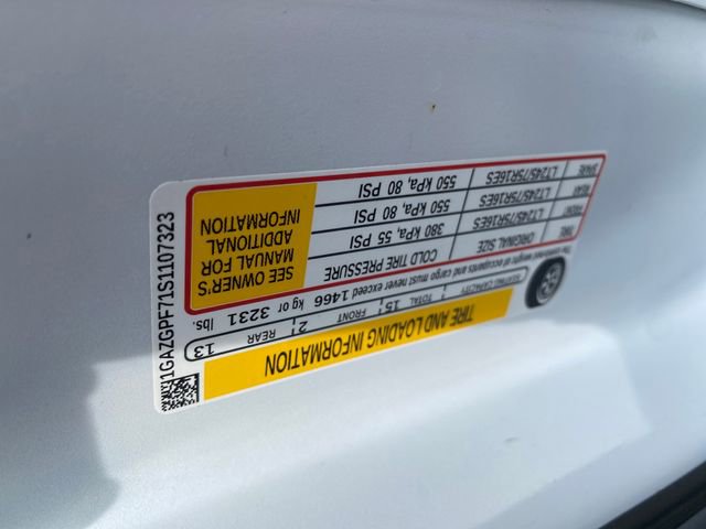 Certified 2025 Chevrolet Express 3500 LT w/ LT Preferred Equipment Group RWD image 22