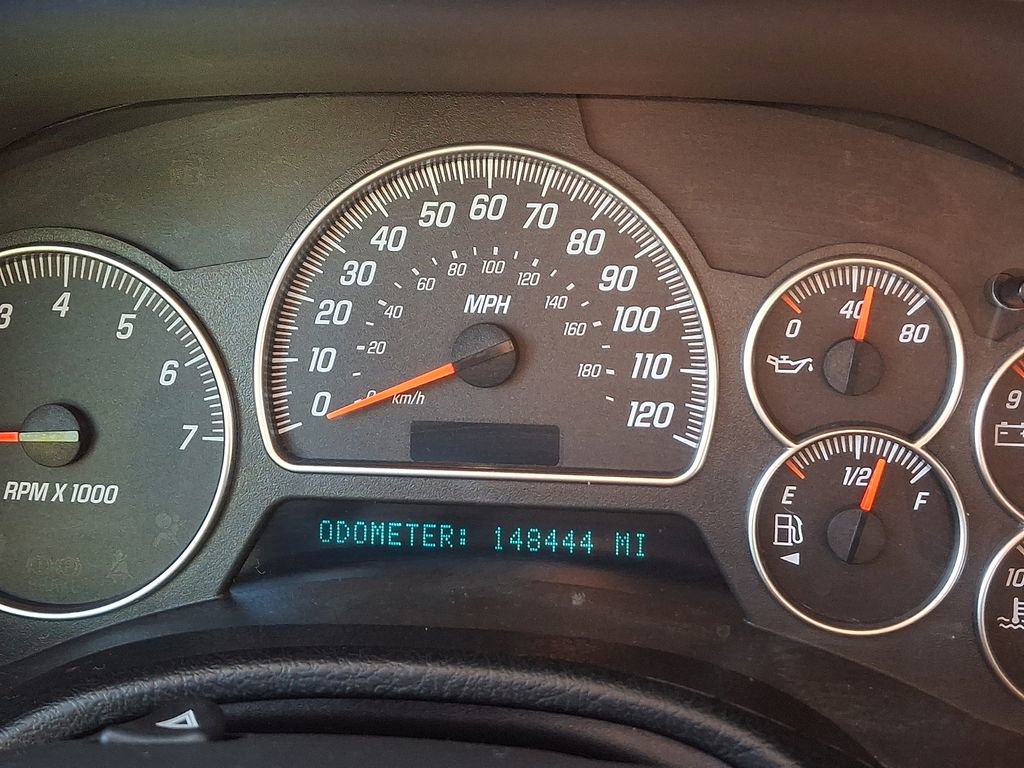 Used 2005 GMC Envoy Denali image 3