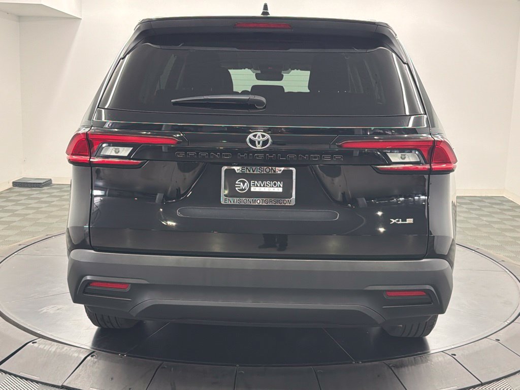 Certified 2026 Toyota Grand Highlander FWD image 11