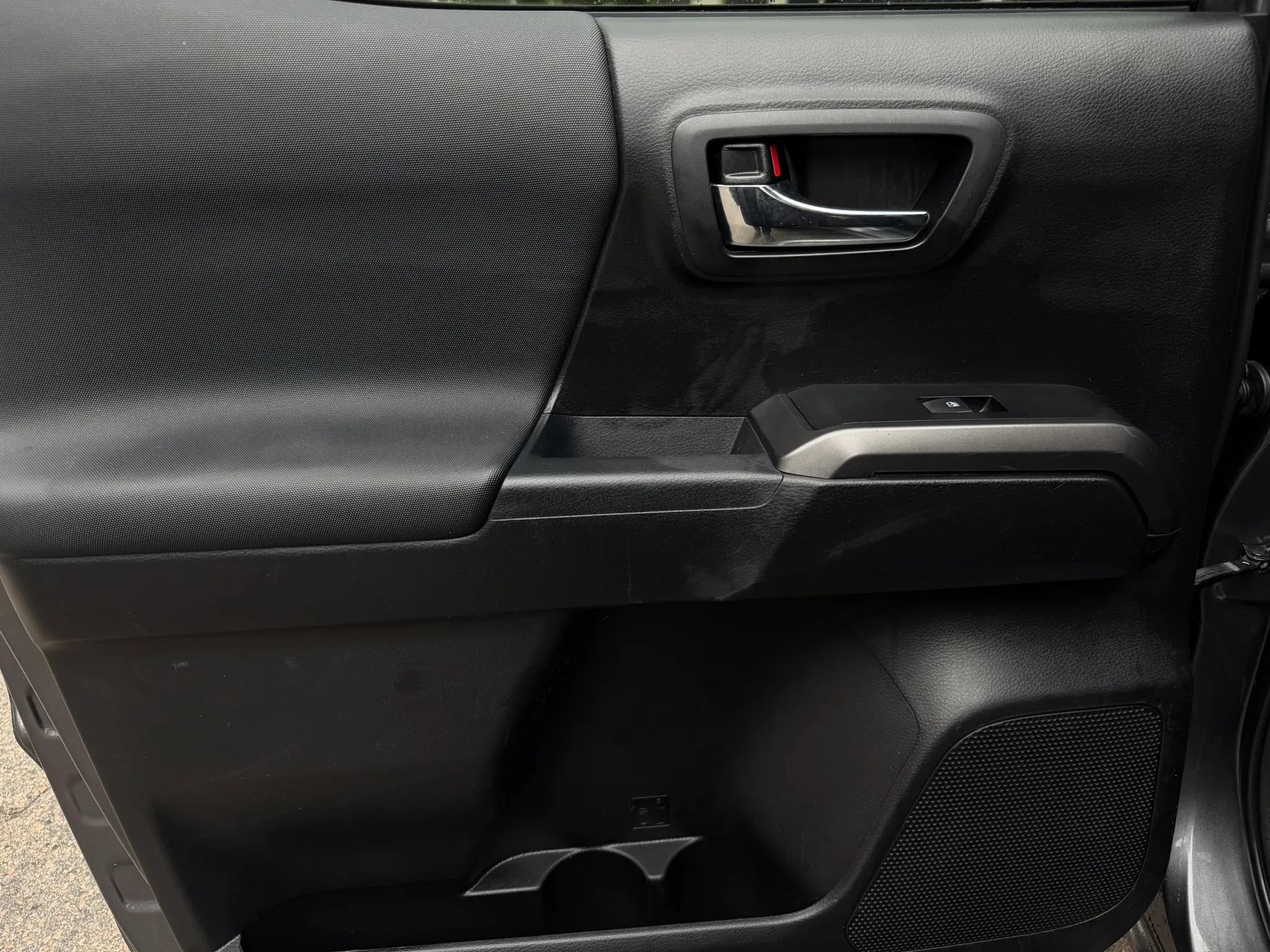 Used 2019 Toyota Tacoma TRD Off-Road RWD image 15