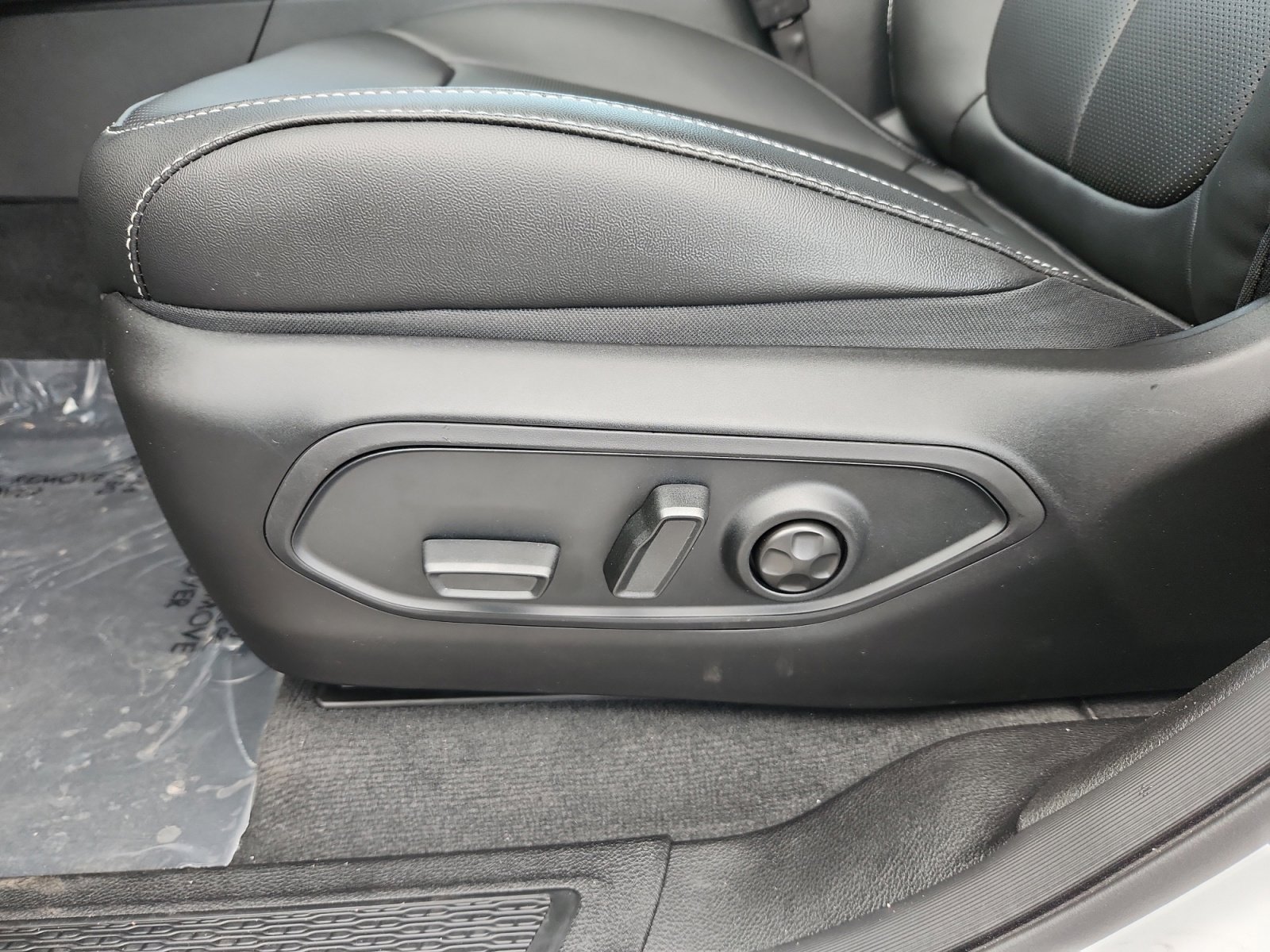 New 2025 Jeep Grand Cherokee Limited 4xe w/ Luxury Tech Group II image 14