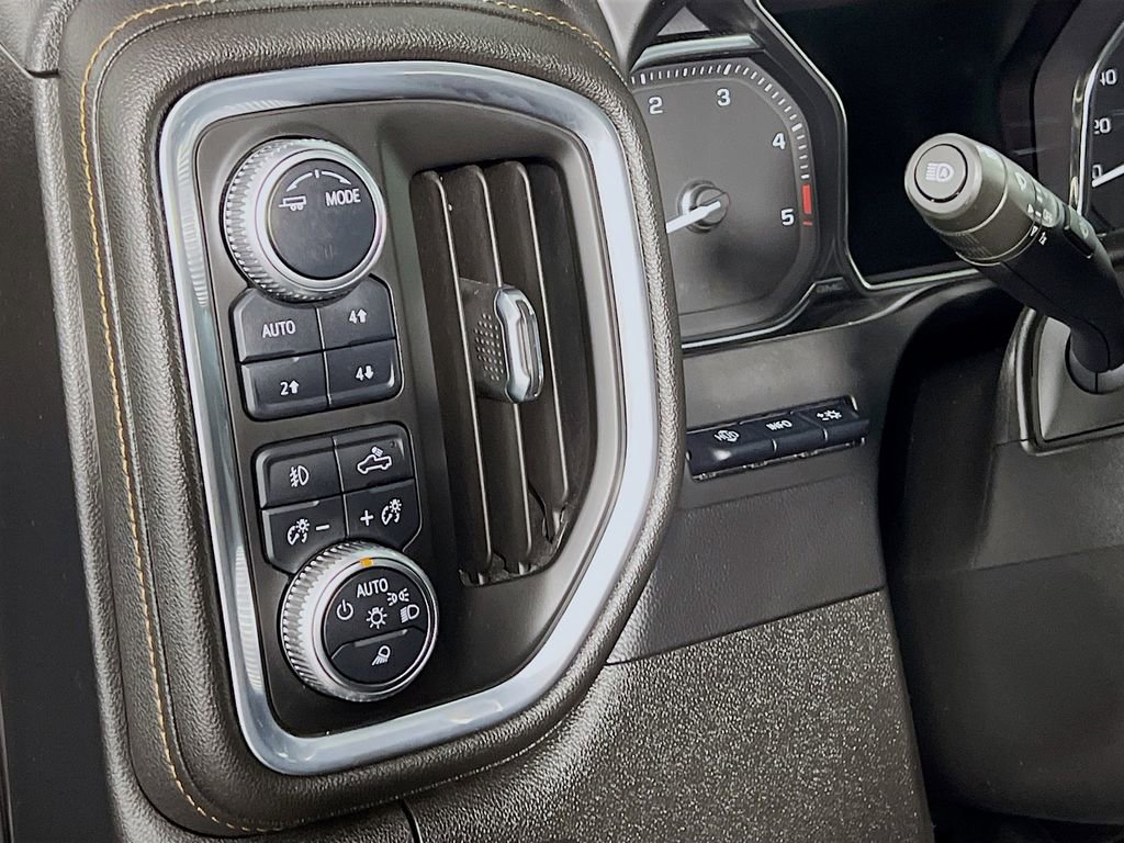 Certified 2021 GMC Sierra 2500 AT4 w/ AT4 Premium Plus Package image 9
