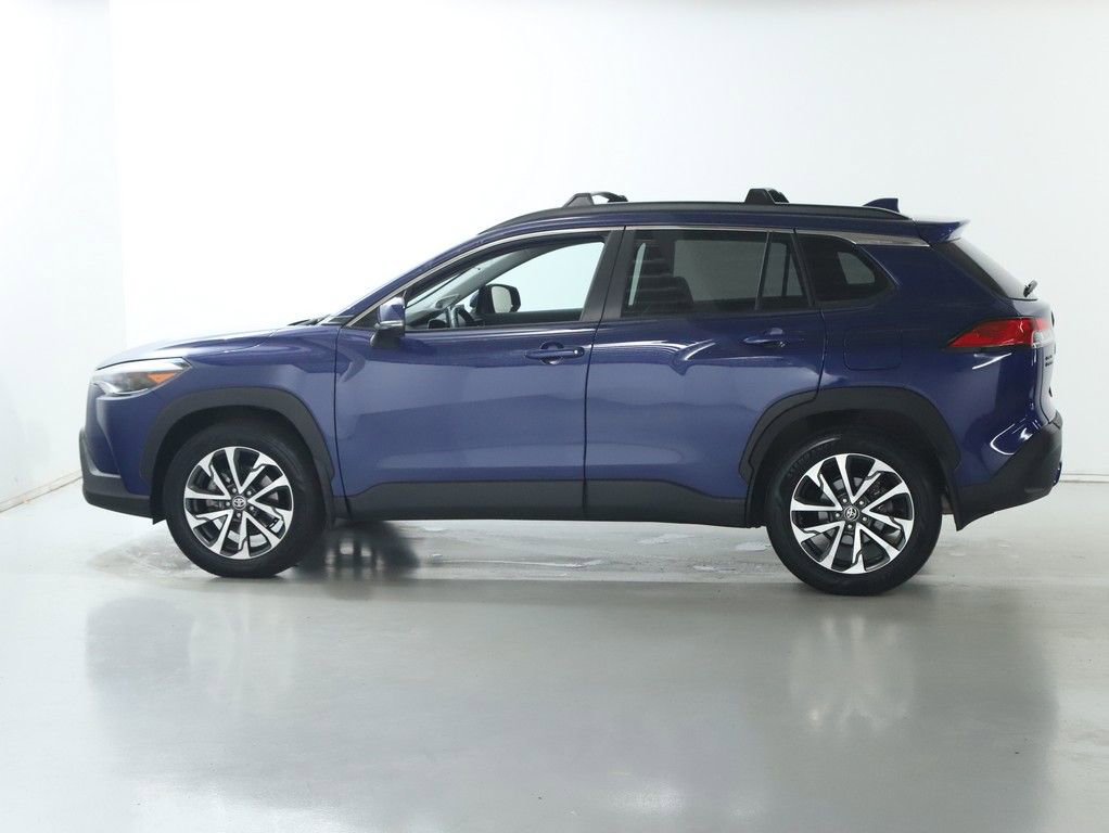 Used 2022 Toyota Corolla Cross XLE w/ Convenience Package AWD/4WD image 43