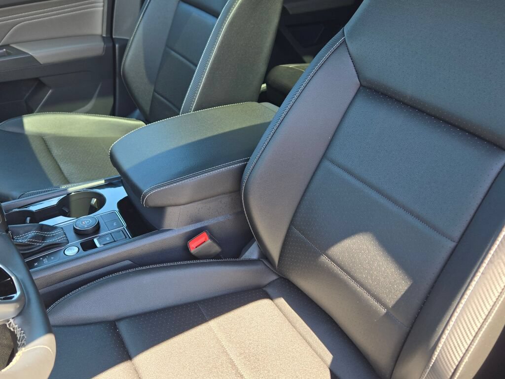 Used 2023 Volkswagen Atlas Cross Sport SE w/ Panoramic Sunroof Package AWD/4WD image 24