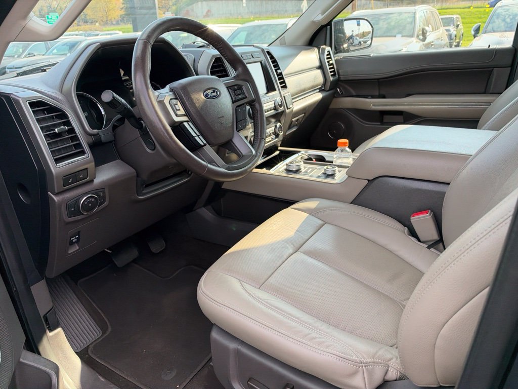 Used 2020 Ford Expedition Max XLT w/ Equipment Group 202A AWD/4WD image 22