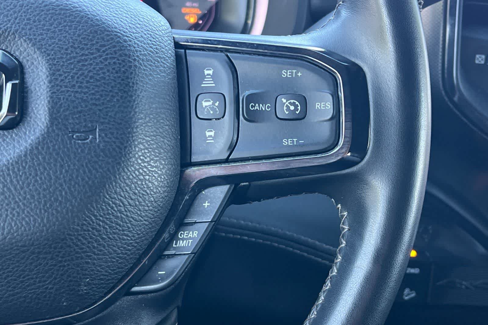 Used 2024 RAM 2500 Limited AWD/4WD image 30