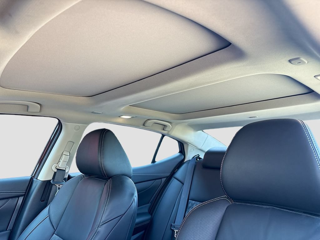 Used 2023 Nissan Maxima Platinum w/ Sport Mat Group FWD image 23
