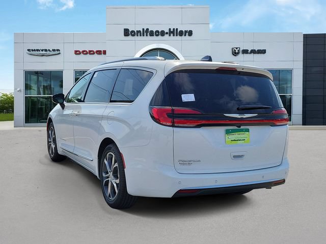 New 2026 Chrysler Pacifica Pinnacle FWD image 3