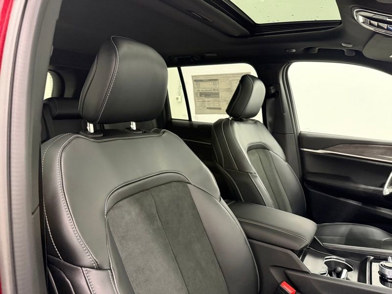 New 2026 Jeep Grand Cherokee Altitude AWD/4WD image 14