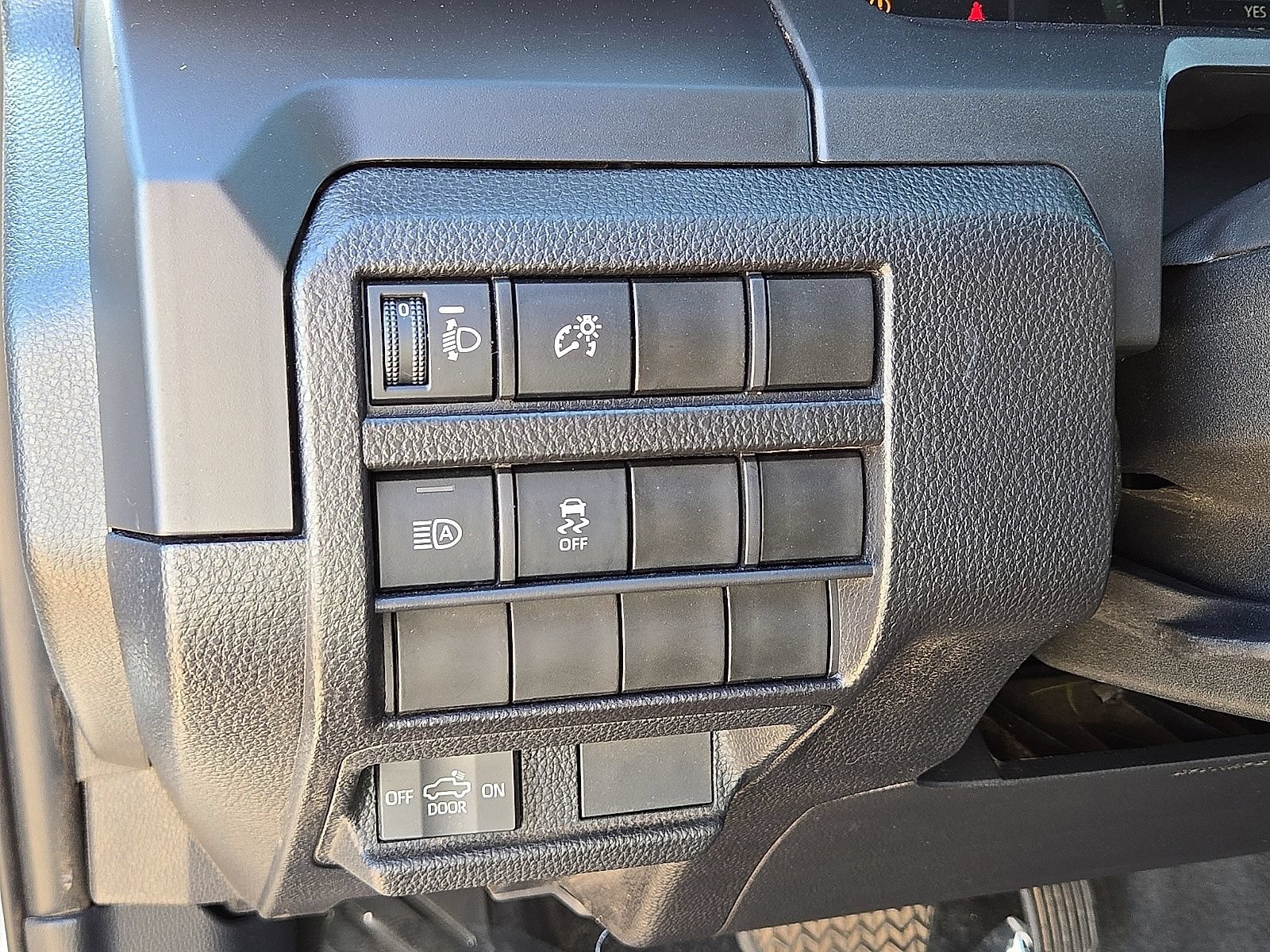 Used 2025 Toyota Tacoma SR AWD/4WD image 22