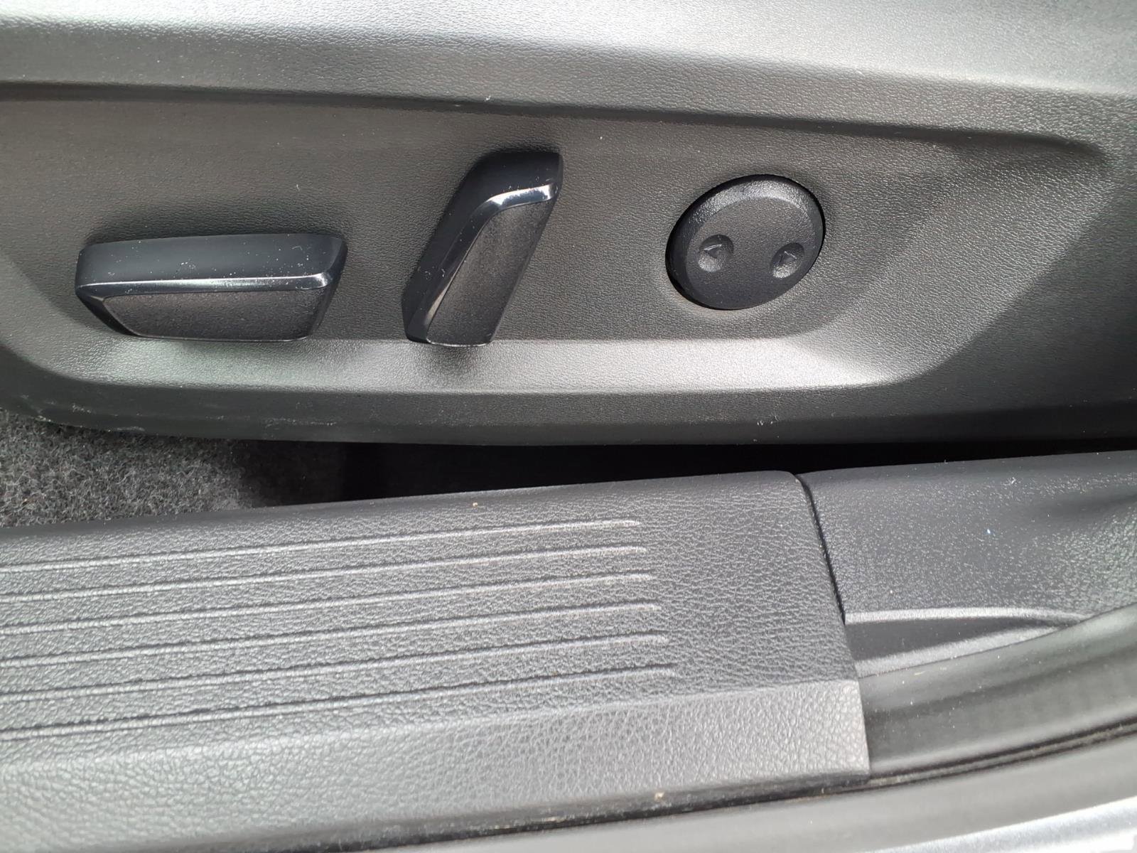 Used 2021 Nissan Rogue SV image 17