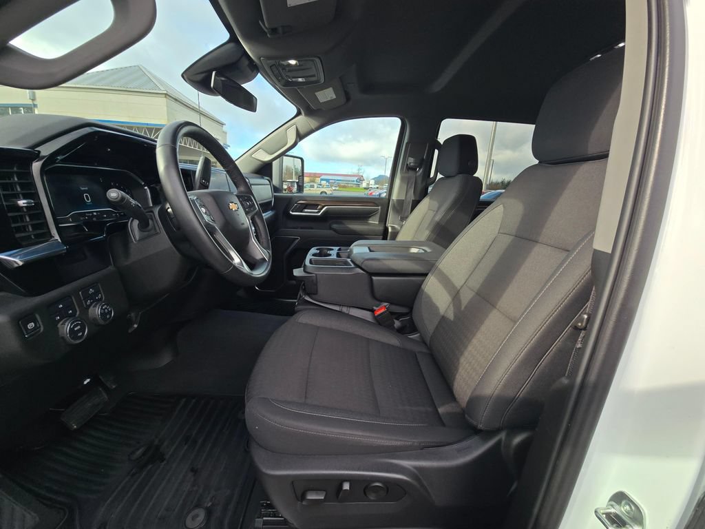 Used 2025 Chevrolet Silverado 2500 LT w/ Convenience Package AWD/4WD image 16