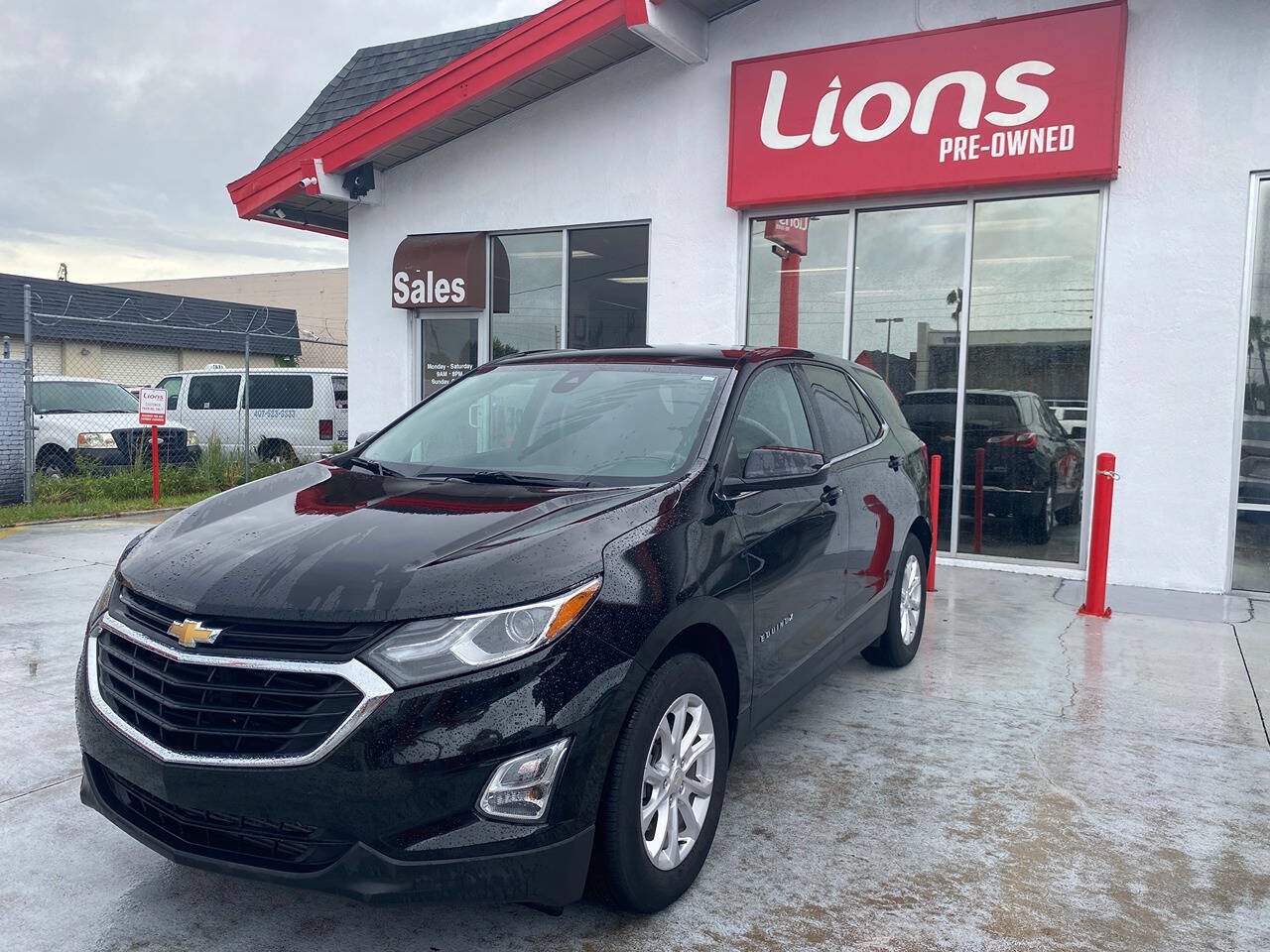 Used 2019 Chevrolet Equinox LT FWD image 2