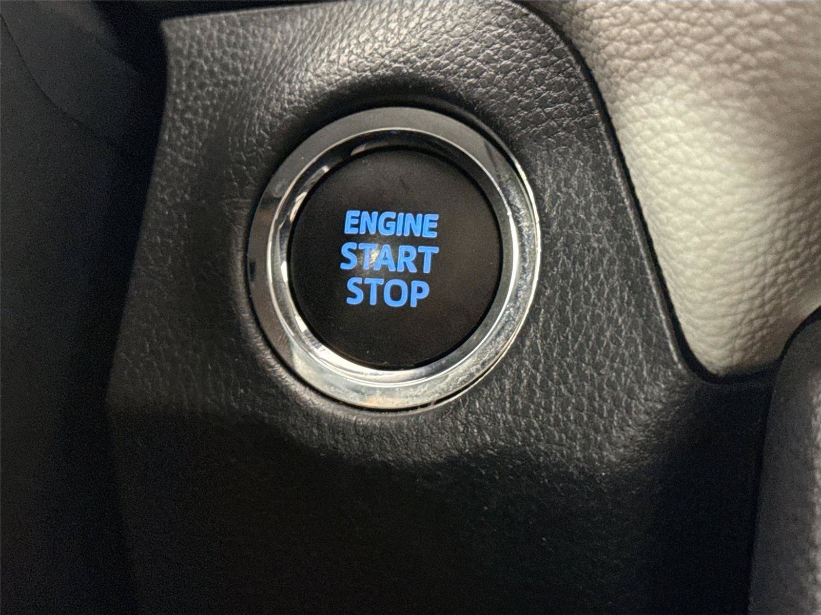 Used 2022 Toyota RAV4 XLE FWD image 20