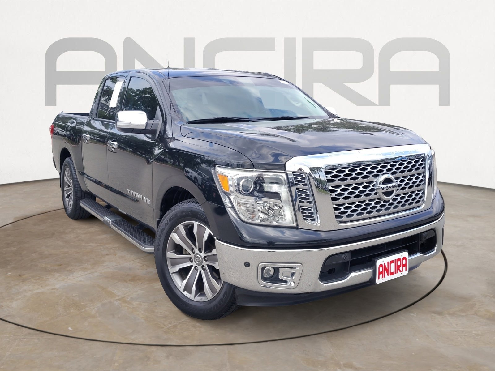 Used 2019 Nissan Titan SL RWD image 4