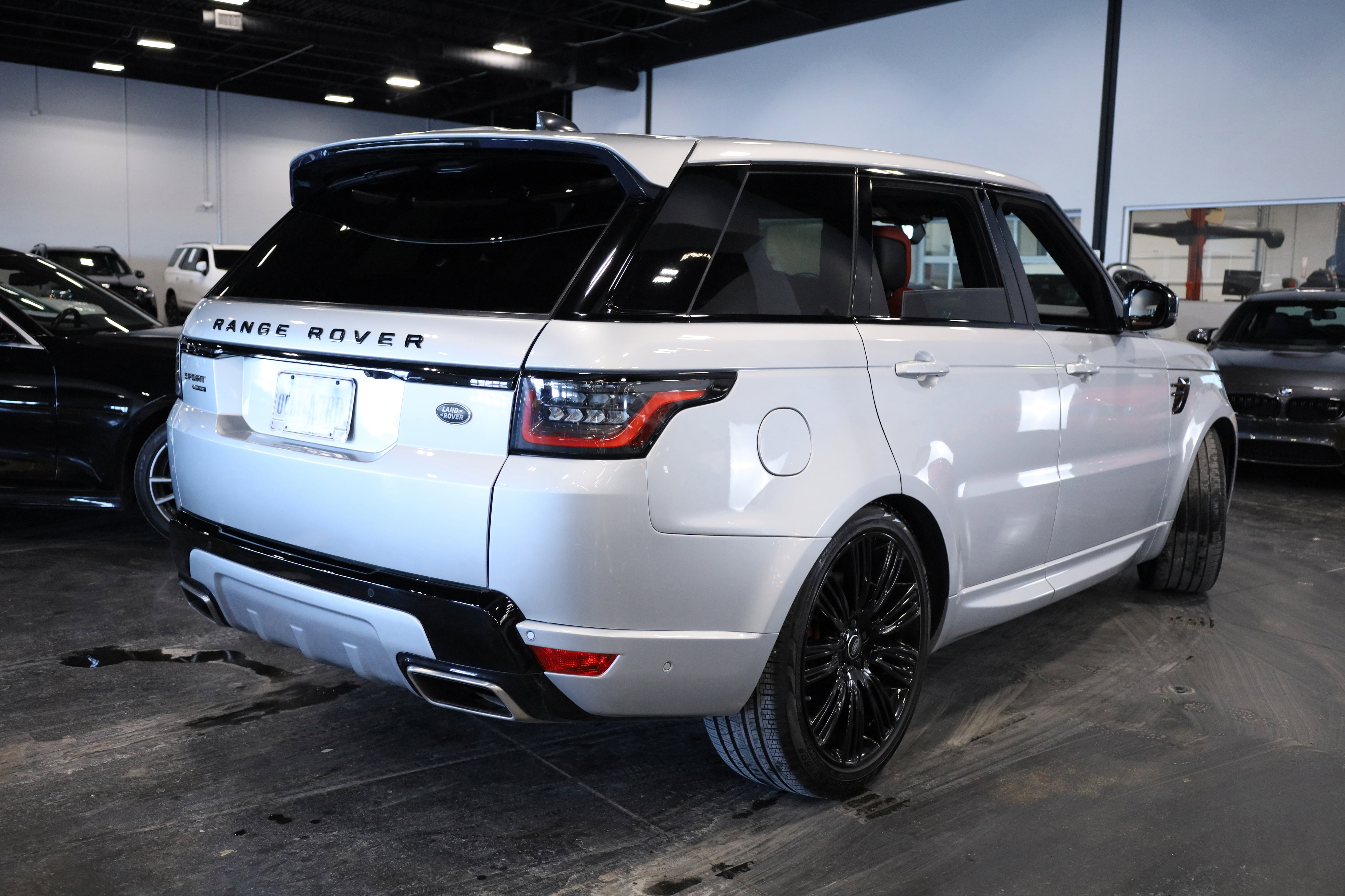 Used 2020 Land Rover Range Rover Sport HSE Dynamic image 6