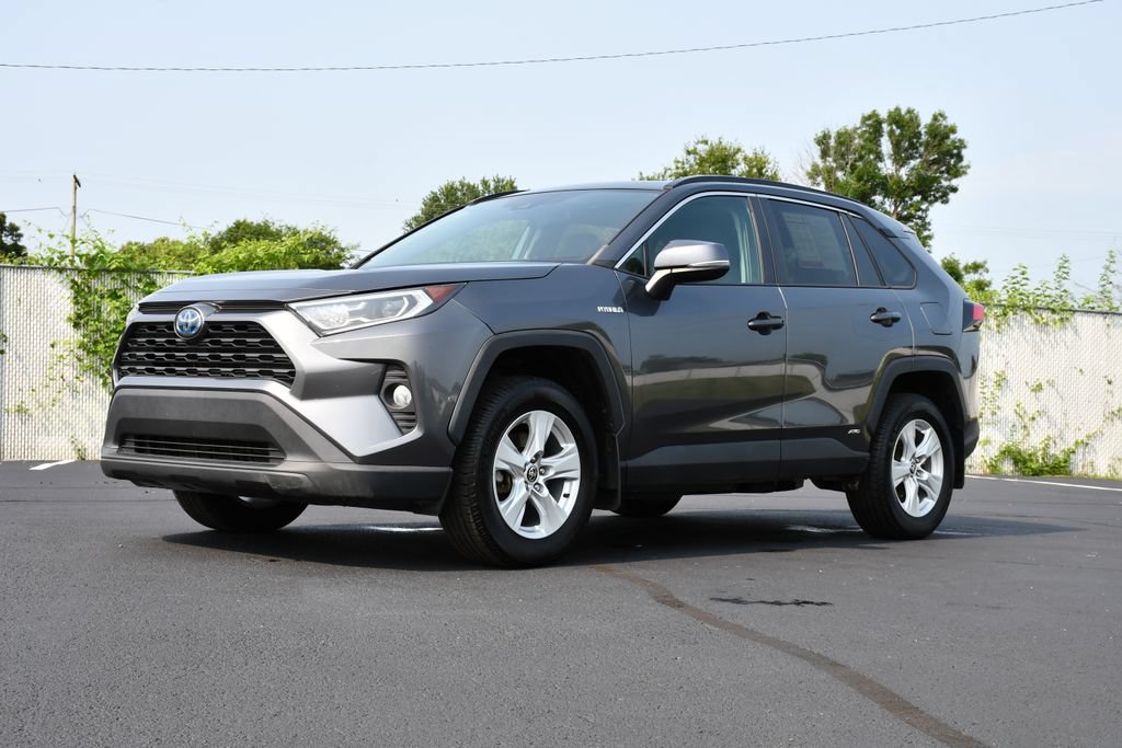 Used 2021 Toyota RAV4 XLE w/ Convenience Package AWD/4WD image 3