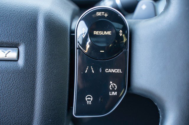 Used 2020 Land Rover Discovery HSE image 56