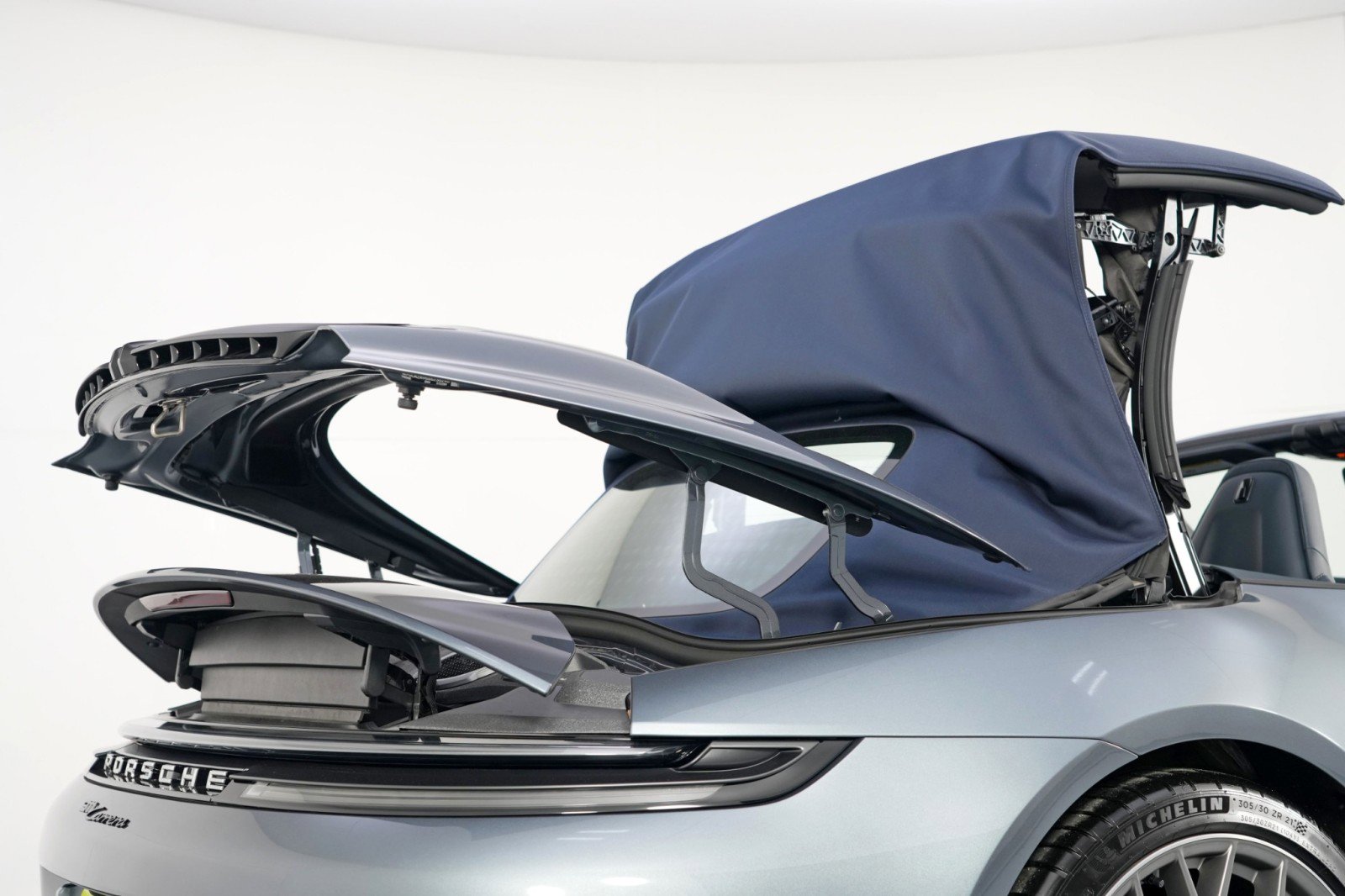 Used 2025 Porsche 911 Carrera image 57