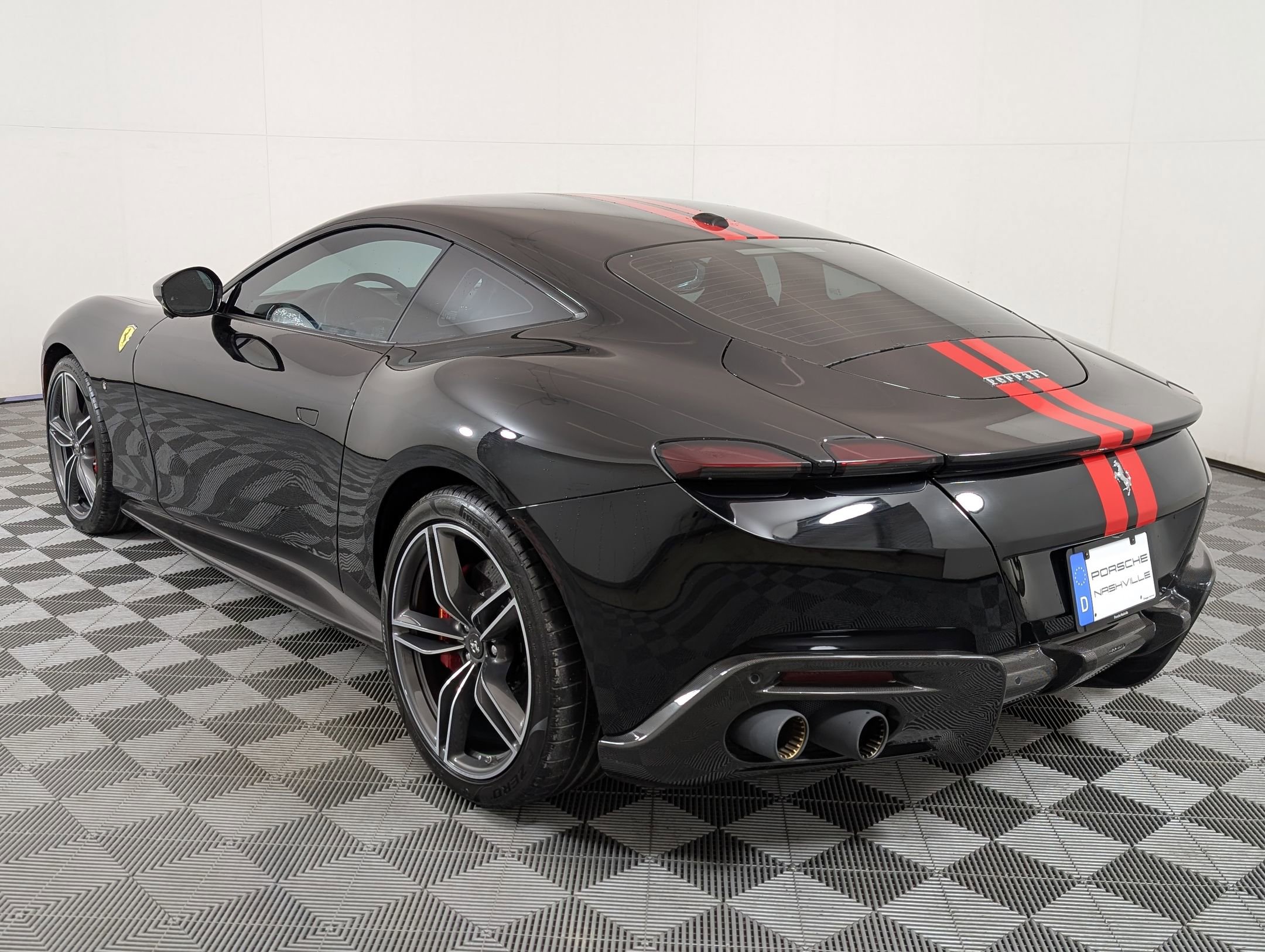 Used 2022 Ferrari Roma Coupe image 3