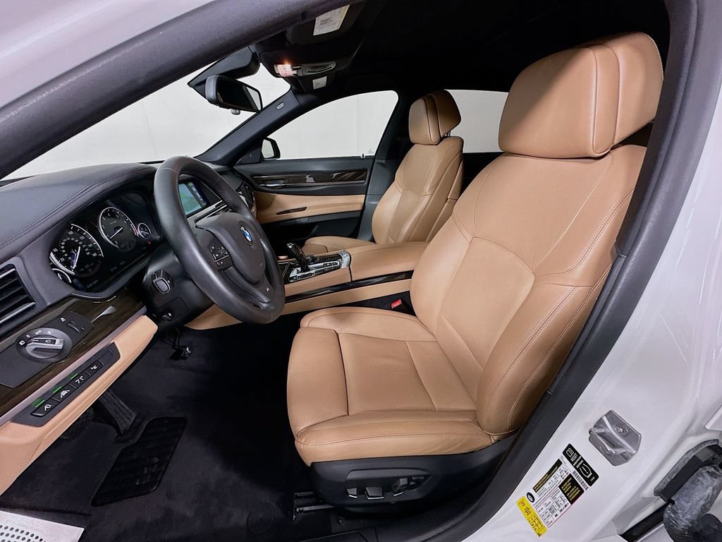Used 2013 BMW 750Li RWD image 21